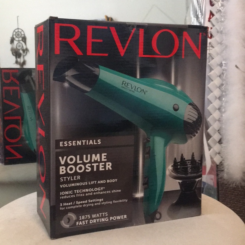 NEW REVLON VOLUME BOOSTER BLOW DRYER